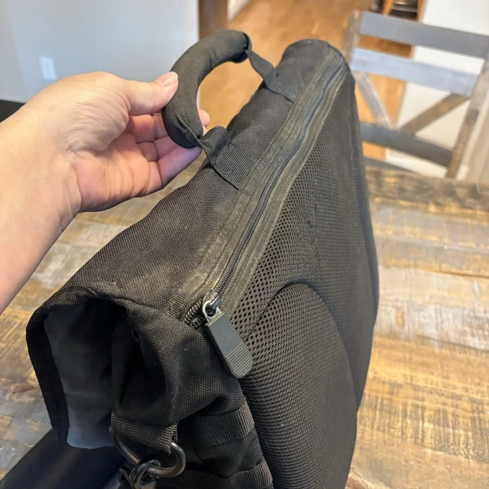 Tenba Large Laptop Messenger Bag Black Camera Padded Strap - PREOWNED